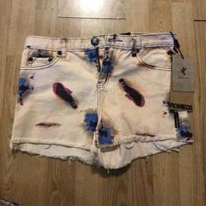 ⭐️ B2G1 - One Teaspoon Patterned Shorts